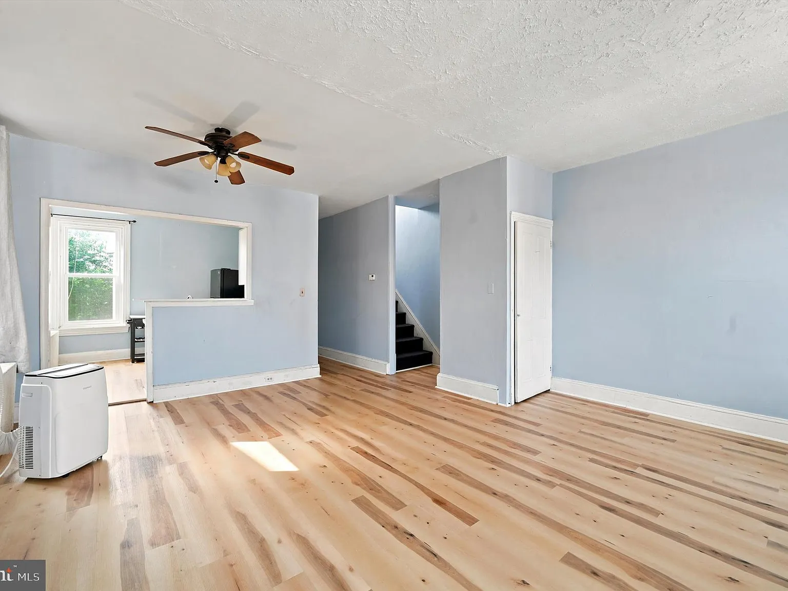 3 bed, 1640 sqft, $2,000 — Photo 2