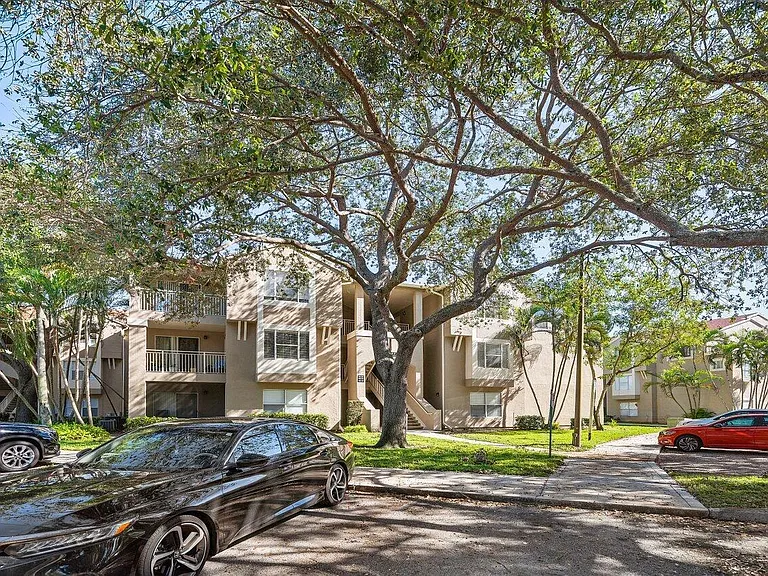 1825 Palm Cove Blvd #7-306 — Photo 5
