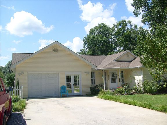 4th image of 4001 Yellow Knife Dr
