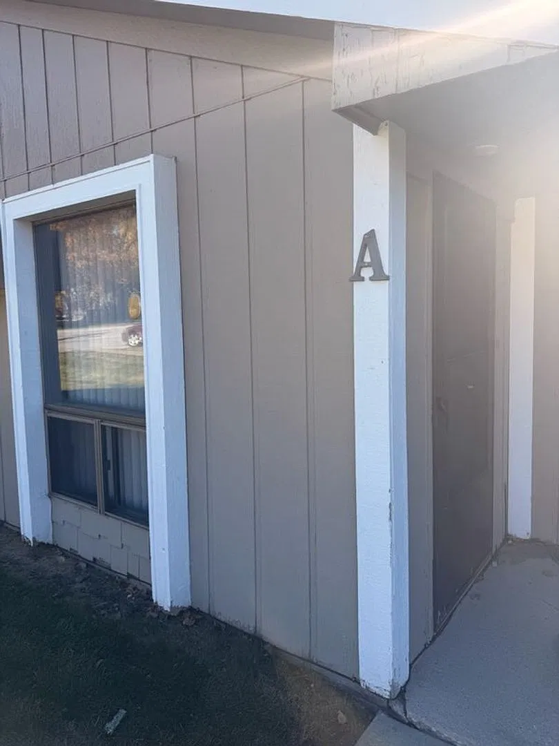 Spring Valley Apartments — Photo 3
