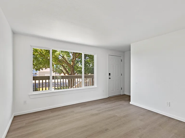 Greenwood Apartments — Photo 5