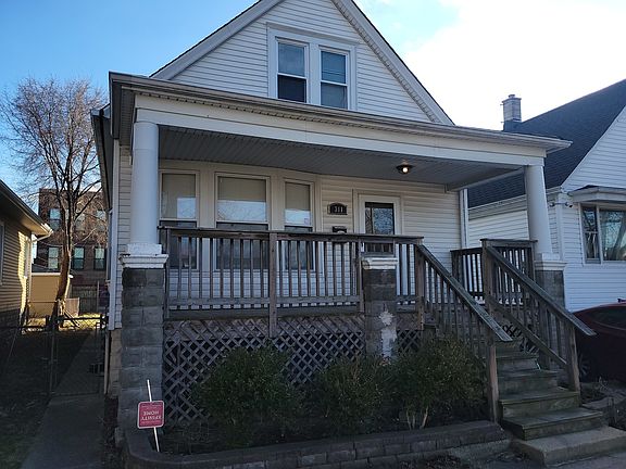 2nd image of 311 W 107th Pl
