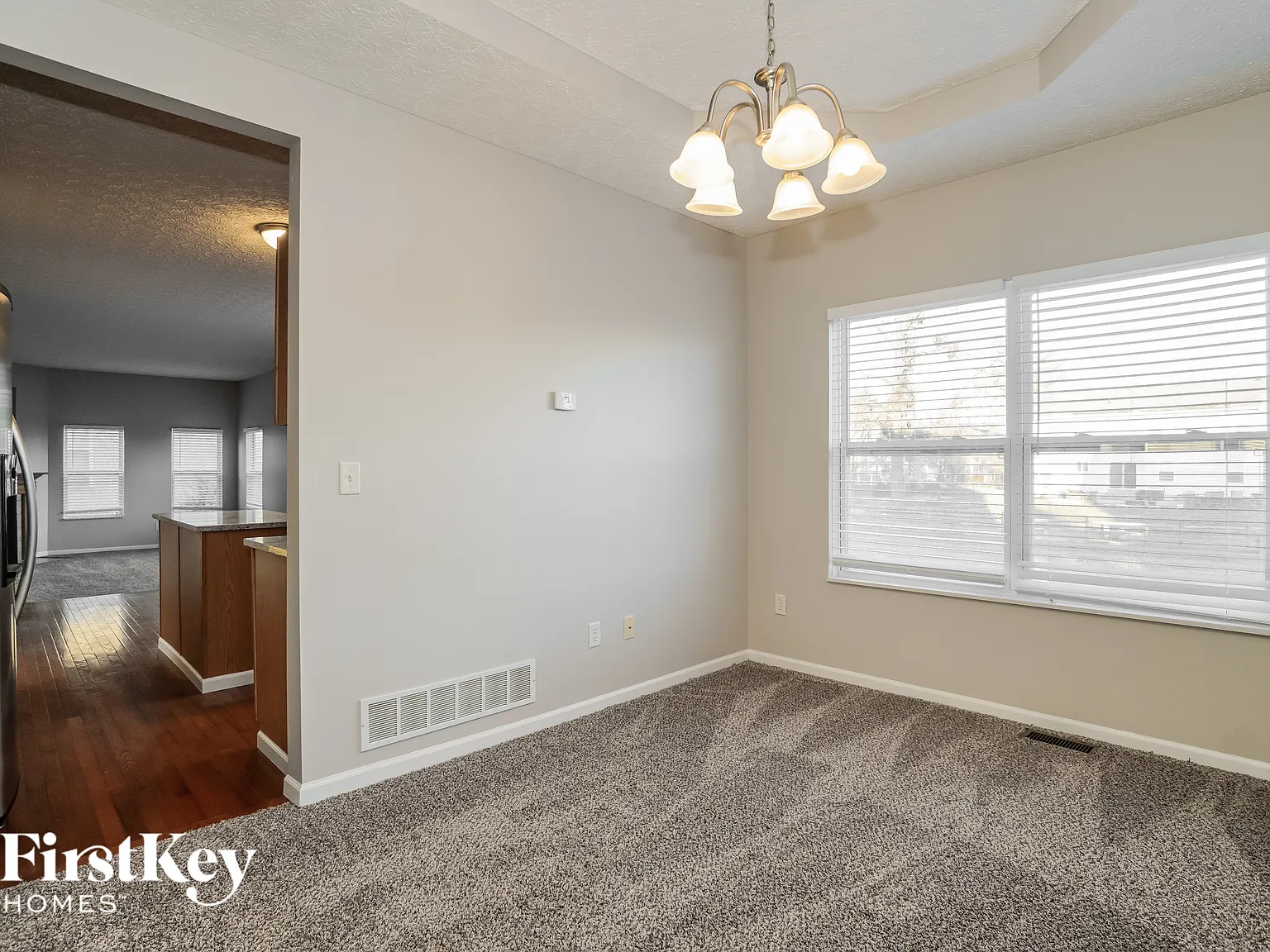 4 bed, 2.5 bath, 2414 sqft, $2,905 — Photo 4