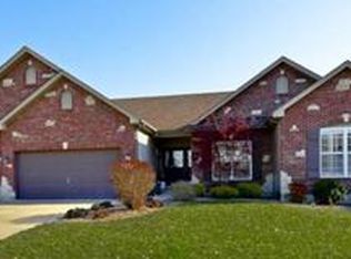 1039 Brook Mont Dr, O'Fallon, MO