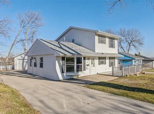 1712 12th Ave SW, Cedar Rapids, IA 52404