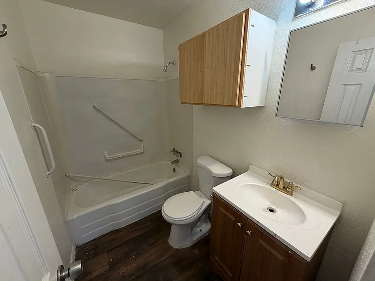 1033-1037 Alvarado Dr SE — Photo 24
