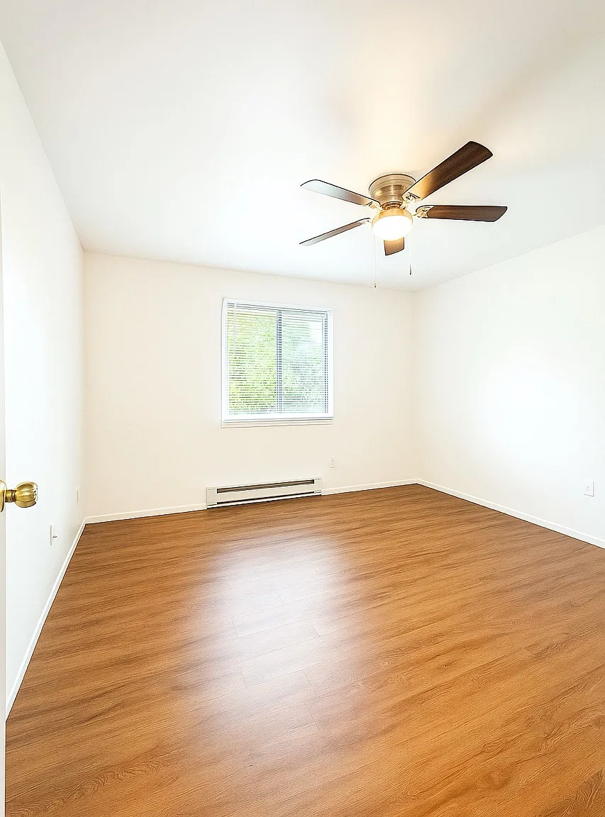 3200 Indiana St — Photo 4