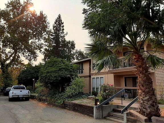 4th image of 845 Lakeside Dr APT 6