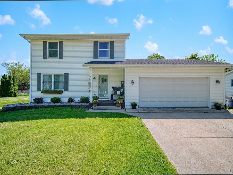 1st image of 2421 Woodlawn Ln