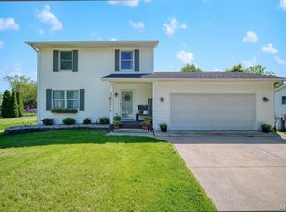 2421 Woodlawn Ln, Adrian, MI 49221
