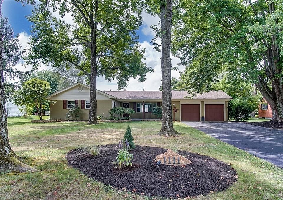 1st image of 1111 Hillcrest Dr