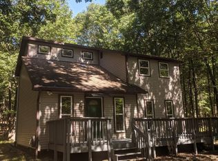 11 Sycamore Cir, Albrightsville, PA 18210