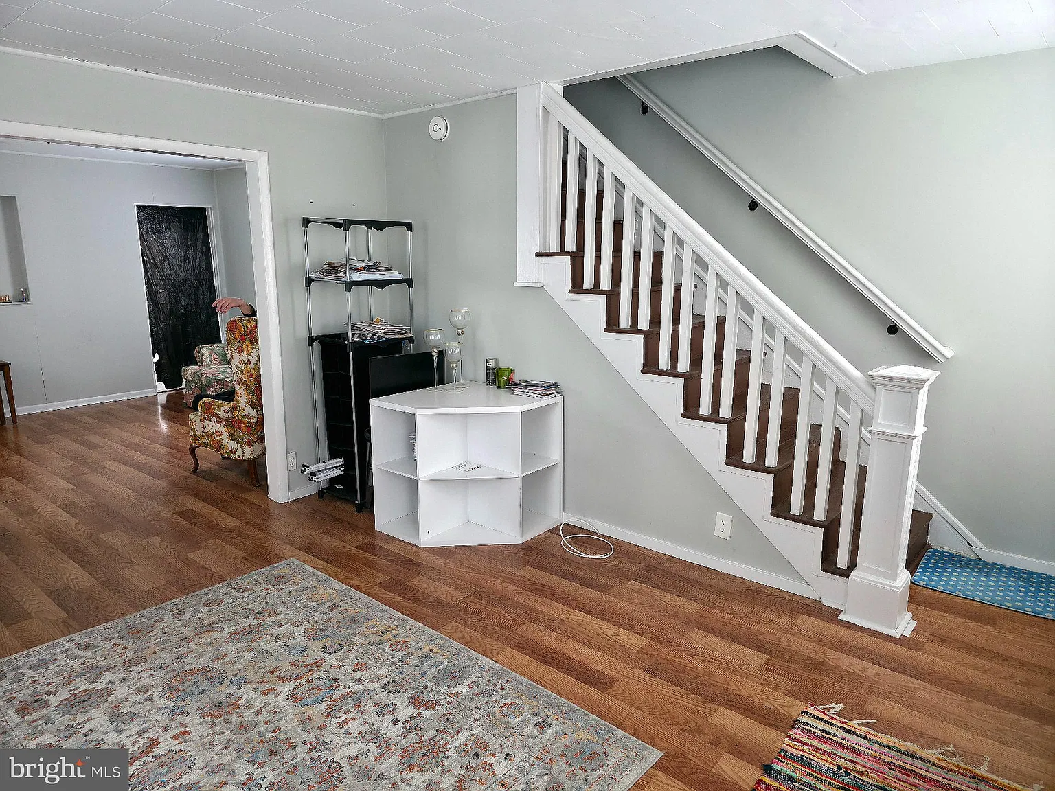 3 bed, 1.0 bath, 1280 sqft, $2,600 — Photo 2