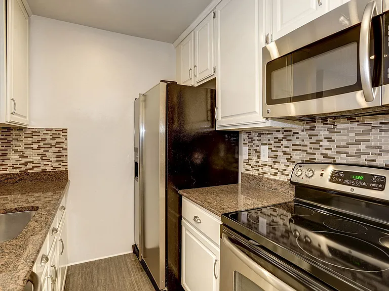 2022 N St NW #B — Photo 22