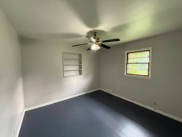 1174 Pearl St SW — Photo 2