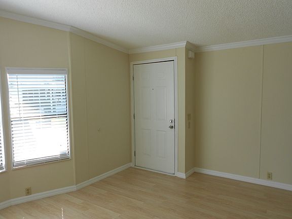 3rd image of 5510 Tewkesbury Pl