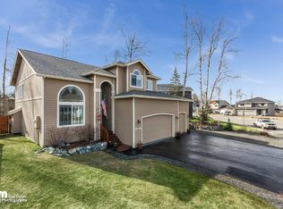 13125 Curry Ridge Cir, Eagle River, AK 99577