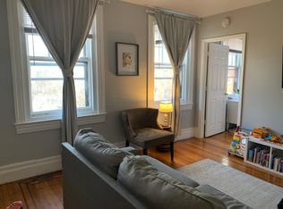 125 S 22nd St #3F, Philadelphia, PA 19103