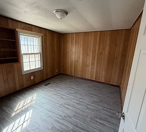 2nd image of 1053 Creswell St