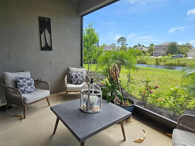 15285 Shady Palms Ln — Photo 34