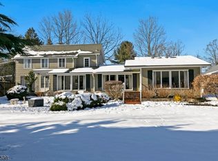 4 Monroe Pl, Basking Ridge, NJ 07920