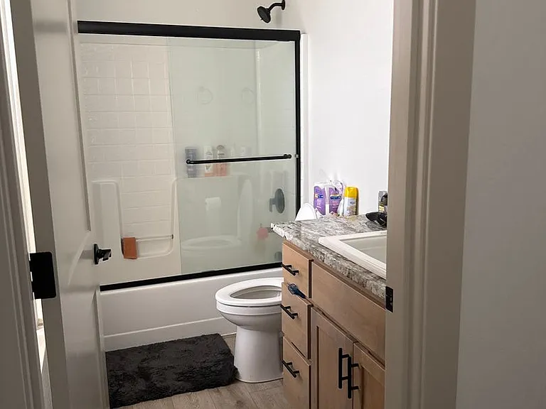 166 N Mountain Ave #A — Photo 8