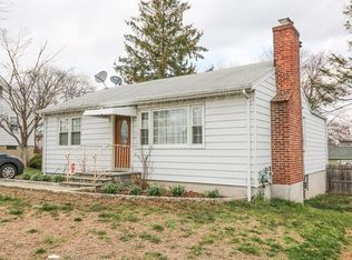 32 Myron Ave, Bridgeport, CT 06606