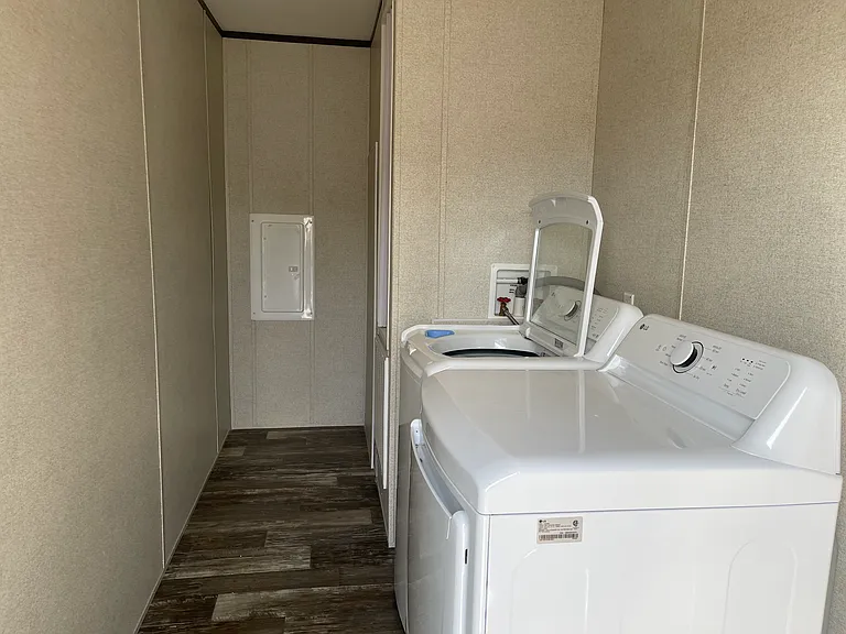 696A Pompeii Rd — Photo 3