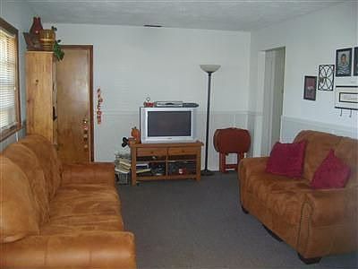 3rd image of 4138 Belle Ave