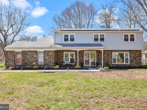 2 W Elizabeth Ln, Richboro, PA 18954