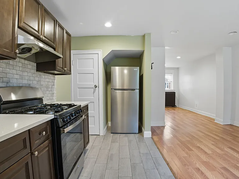 2027 Widener St — Photo 10