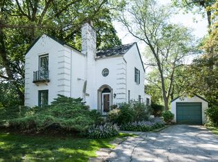 1990 Castlewood Rd, Highland Park, IL 60035
