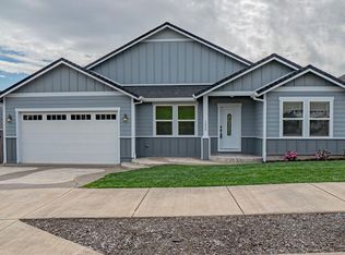 1020 Azure Way, Eagle Pt, OR 97524