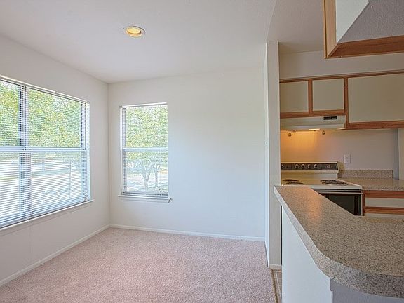 4th image of 106 Steeple Chase Way APT E