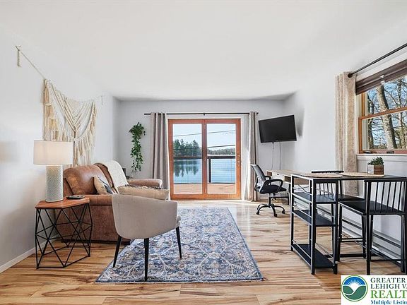 4th image of 6430 Lakeshore Dr E