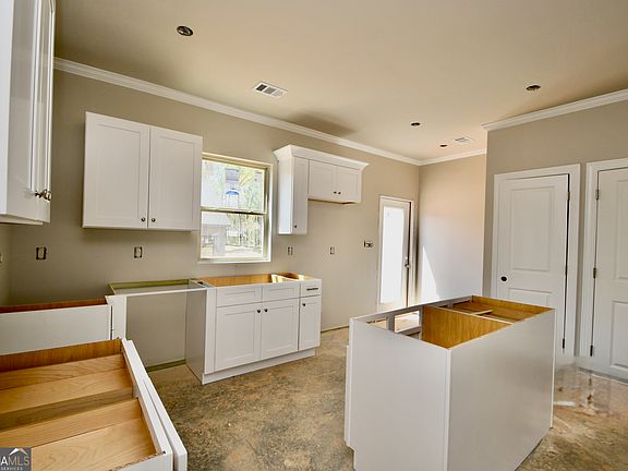 4th image of 235 Timsbury Dr