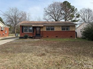 1422 Orvis St, Charlotte, NC 28216