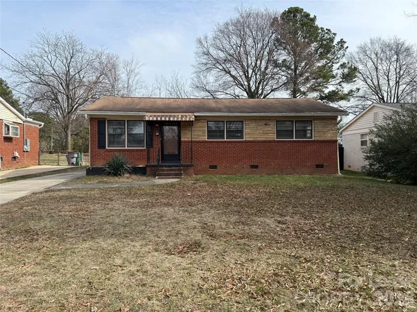 1422 Orvis St, Charlotte, NC 28216