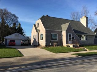 701 Adams St, Algoma, WI 54201
