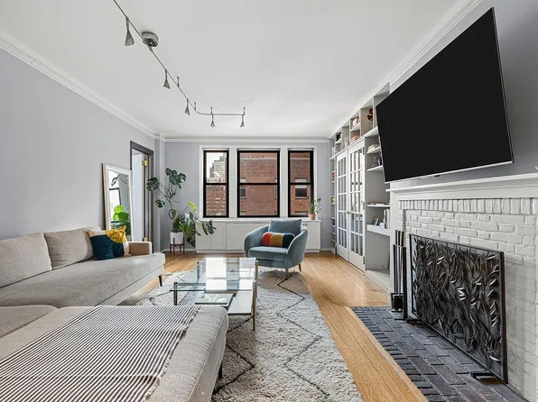 220 E 73rd St #12H, New York, NY 10021