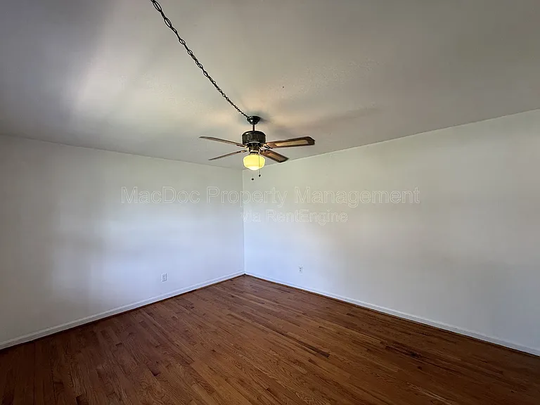1804 Sherwood Dr — Photo 22