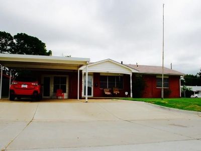 124 Barbour St, Moore, OK, 73160