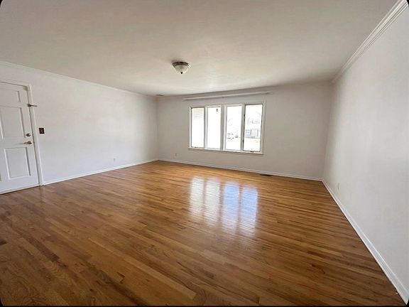 4th image of 38 E Pleasant Ave Floor 1