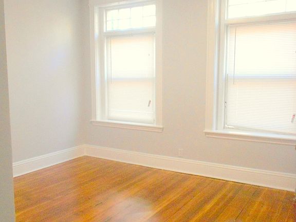 5th image of 2 Strathmore Rd APT 2