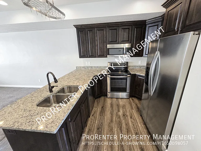 2516 N Knights Ln — Photo 5