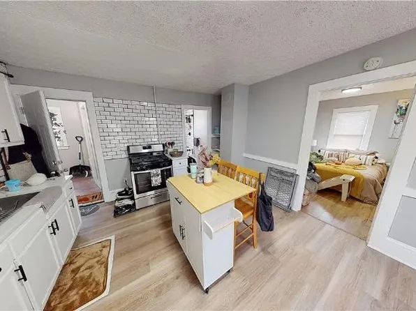 2111 Dowd Ave APT 4, Lakewood, OH 44107