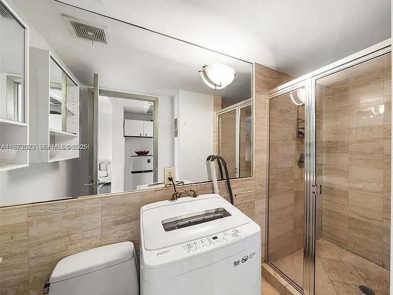 100 Collins Ave #308 — Photo 8