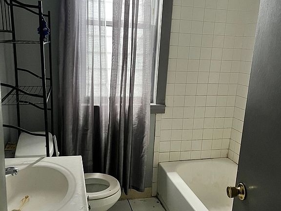5th image of 5515 S Hoyne Ave