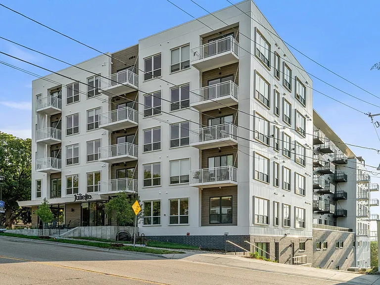 Exterior 3