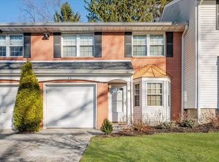 38 Santa Barbara Dr, Plainview, NY